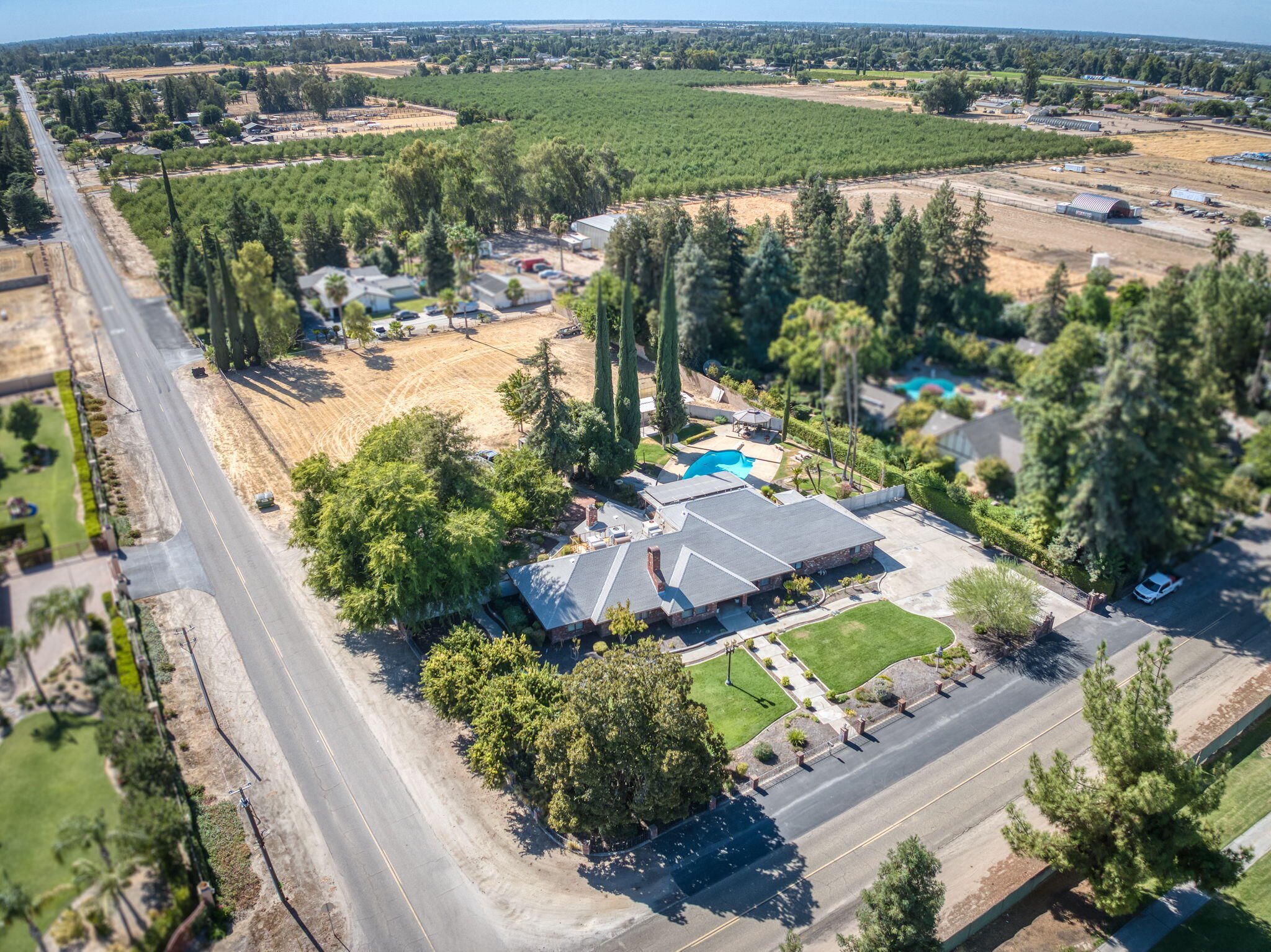 541 N De Wolf Ave, Fresno, CA 93737