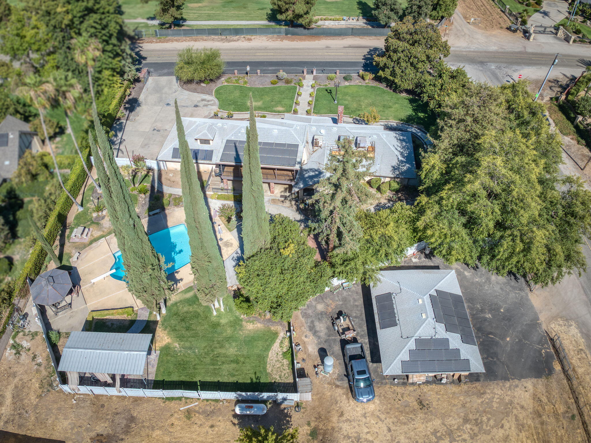 541 N De Wolf Ave, Fresno, CA 93737