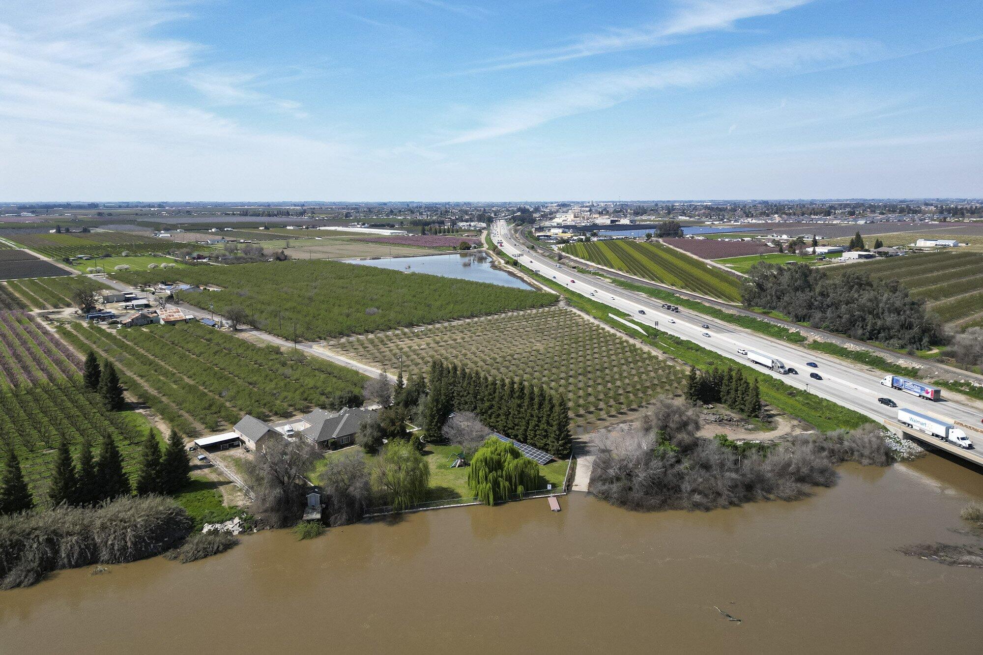 1710 Ave 388, Kingsburg, CA 93631