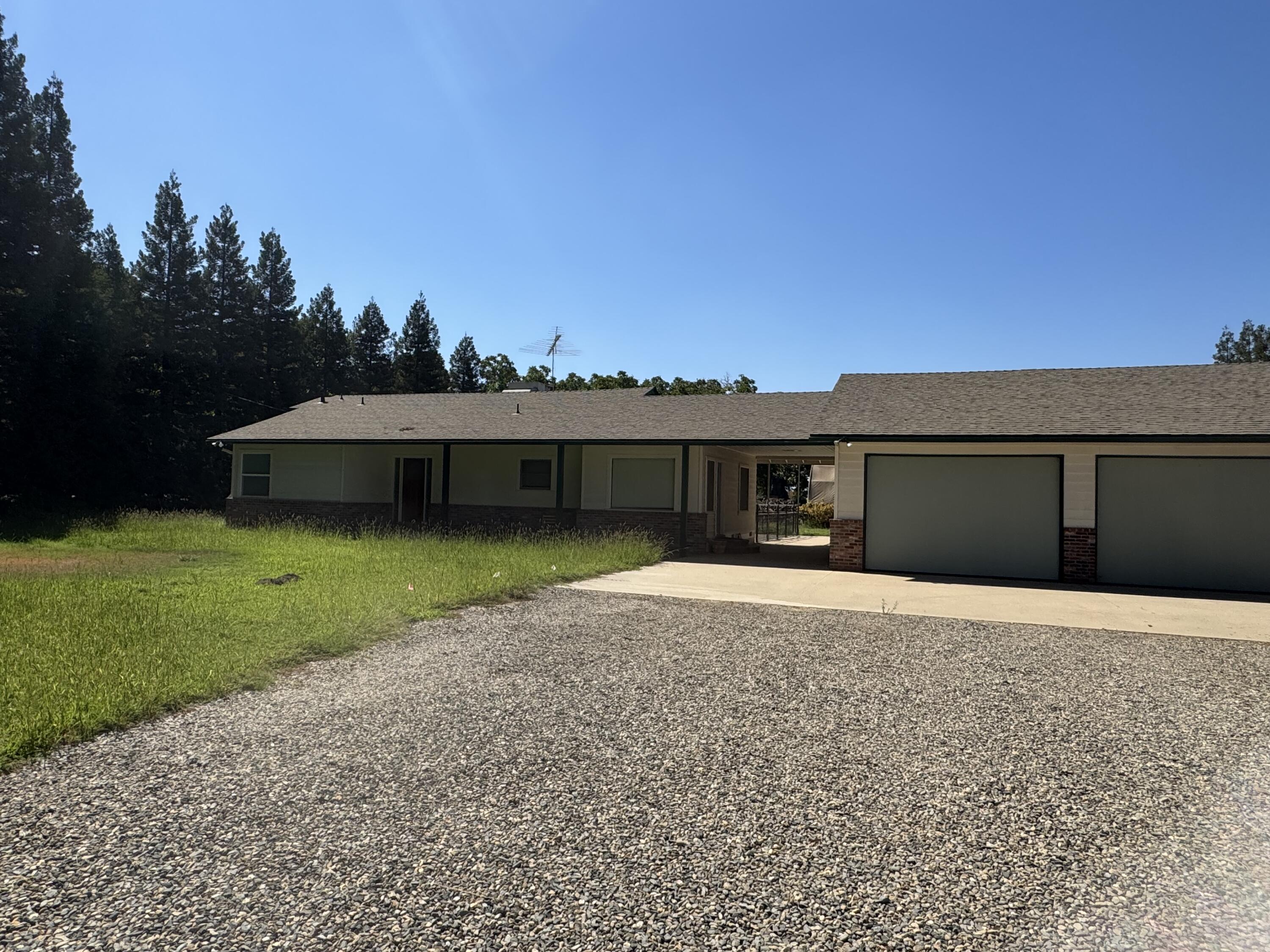 15061 Ave 288, Visalia, CA 93292