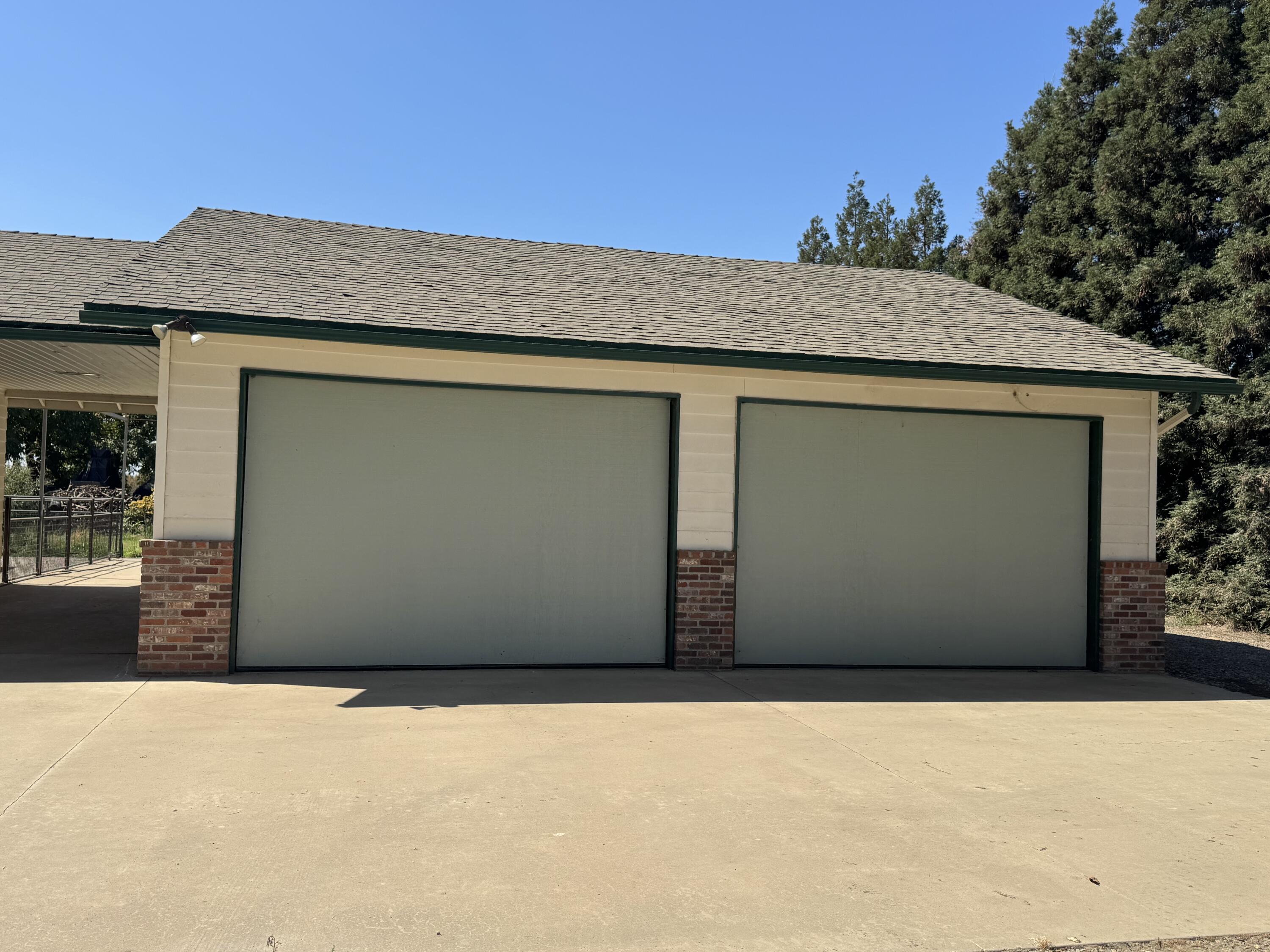15061 Ave 288, Visalia, CA 93292