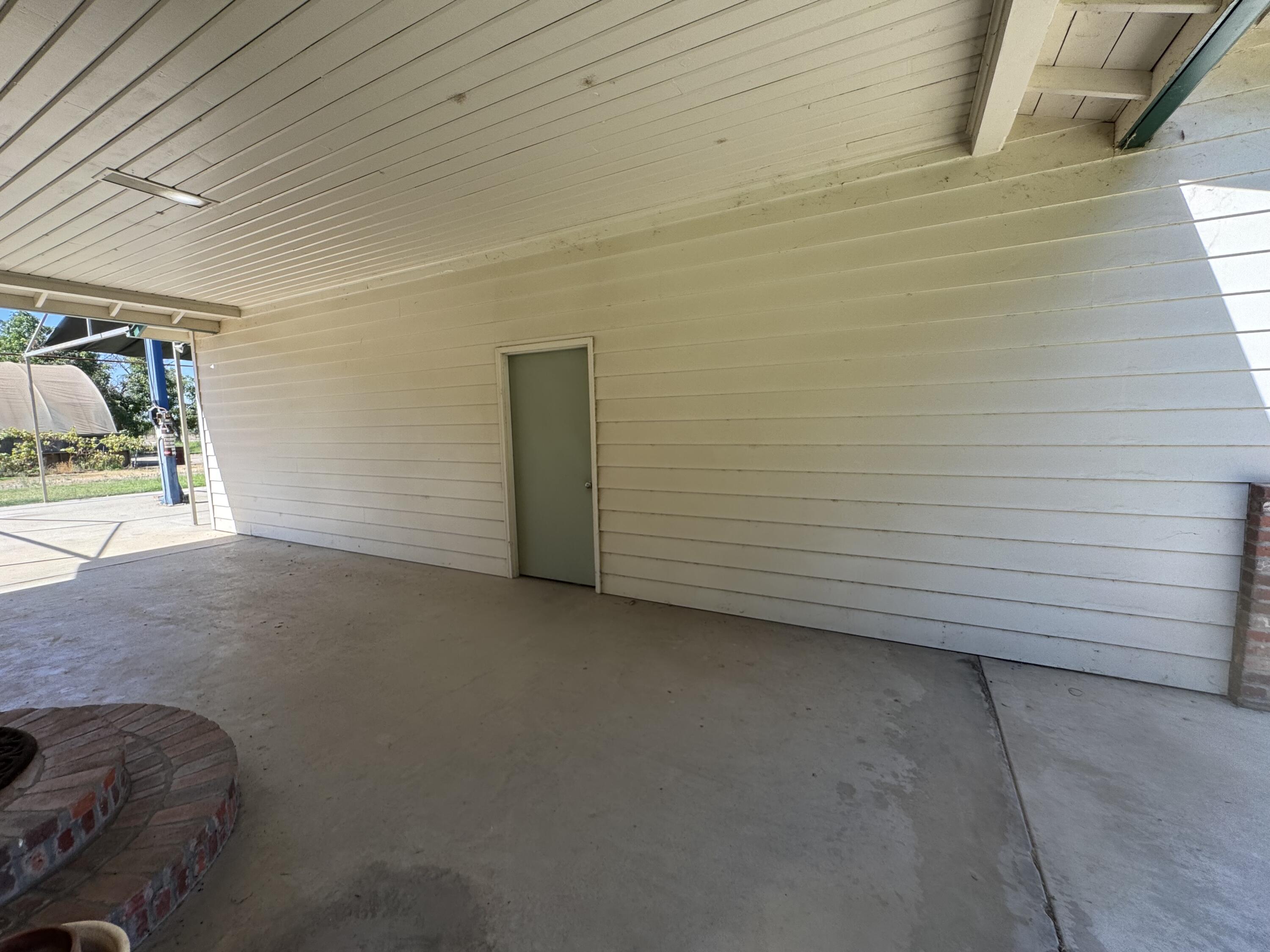 15061 Ave 288, Visalia, CA 93292
