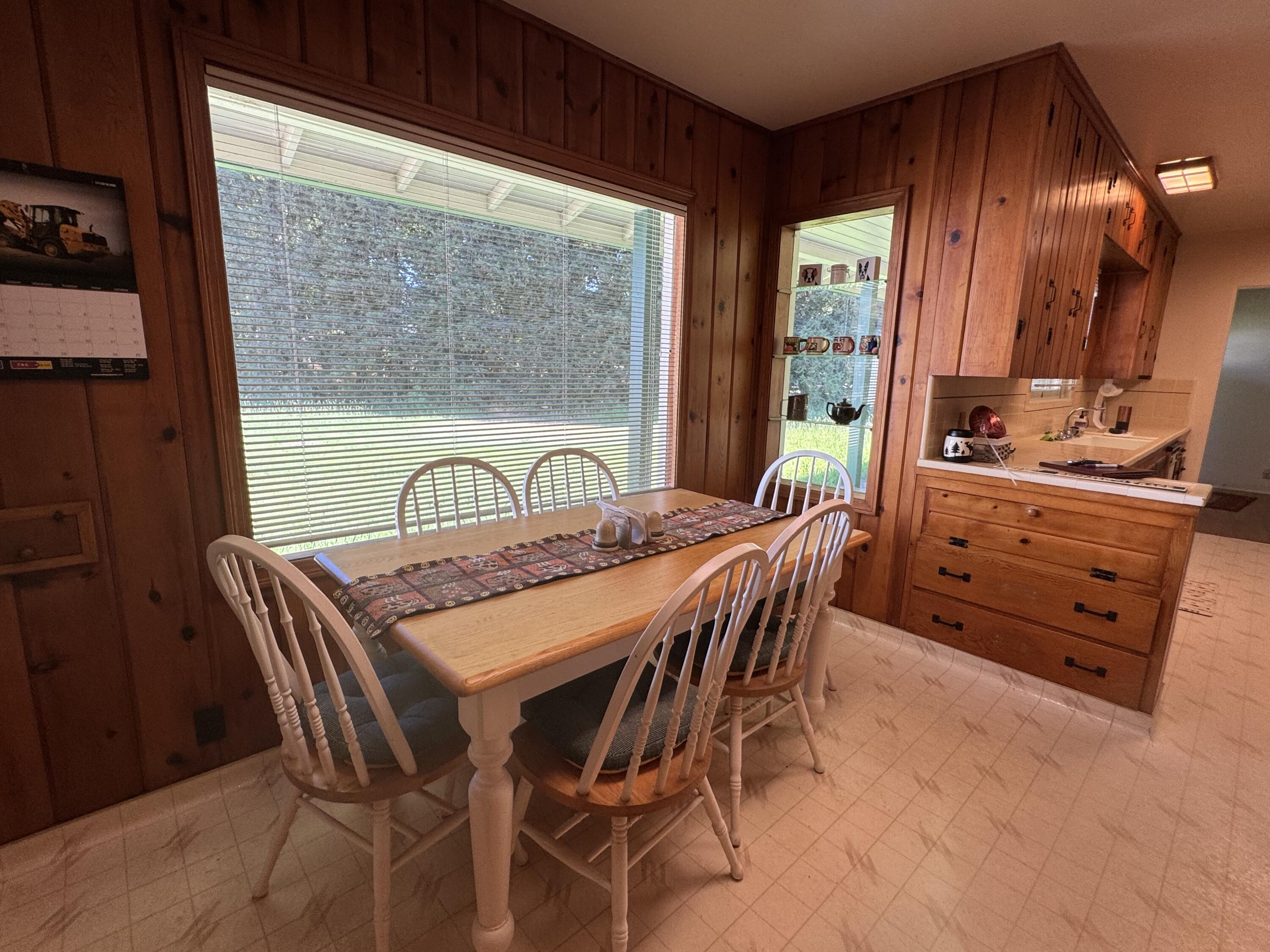 15061 Ave 288, Visalia, CA 93292