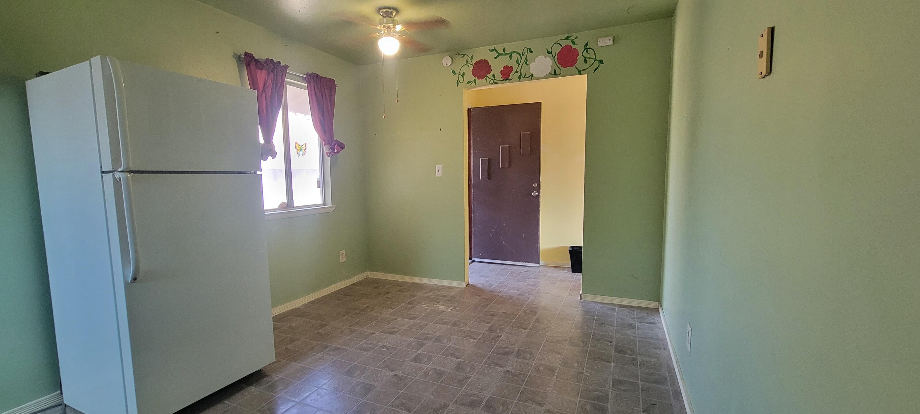 673 E Lakeview Ave, Woodlake, CA 93286