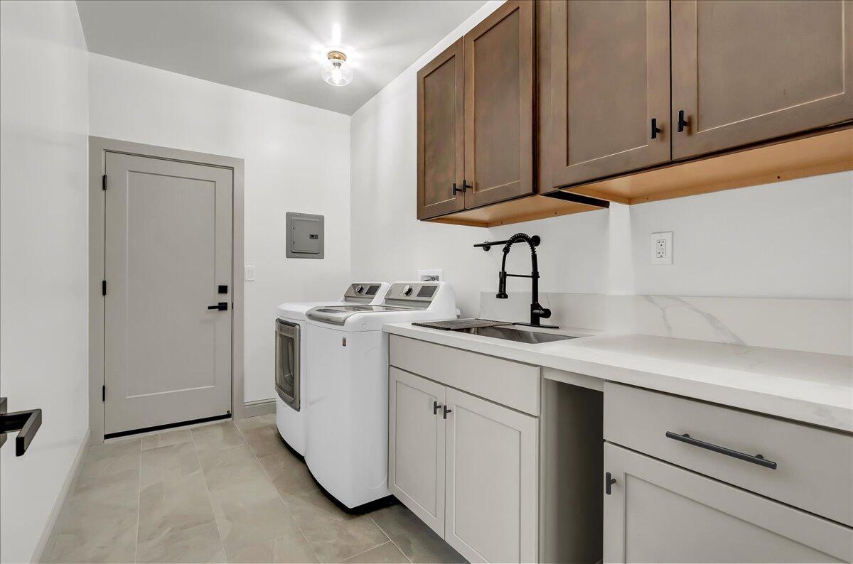 32588 Greene Dr, Springville, CA 93265