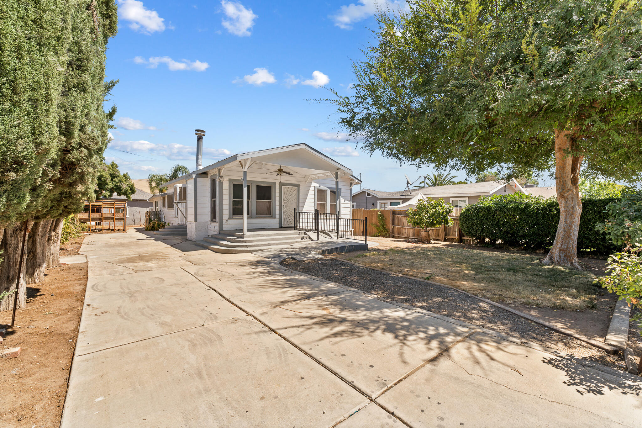 15630 Seville Ave, Visalia, CA 93292