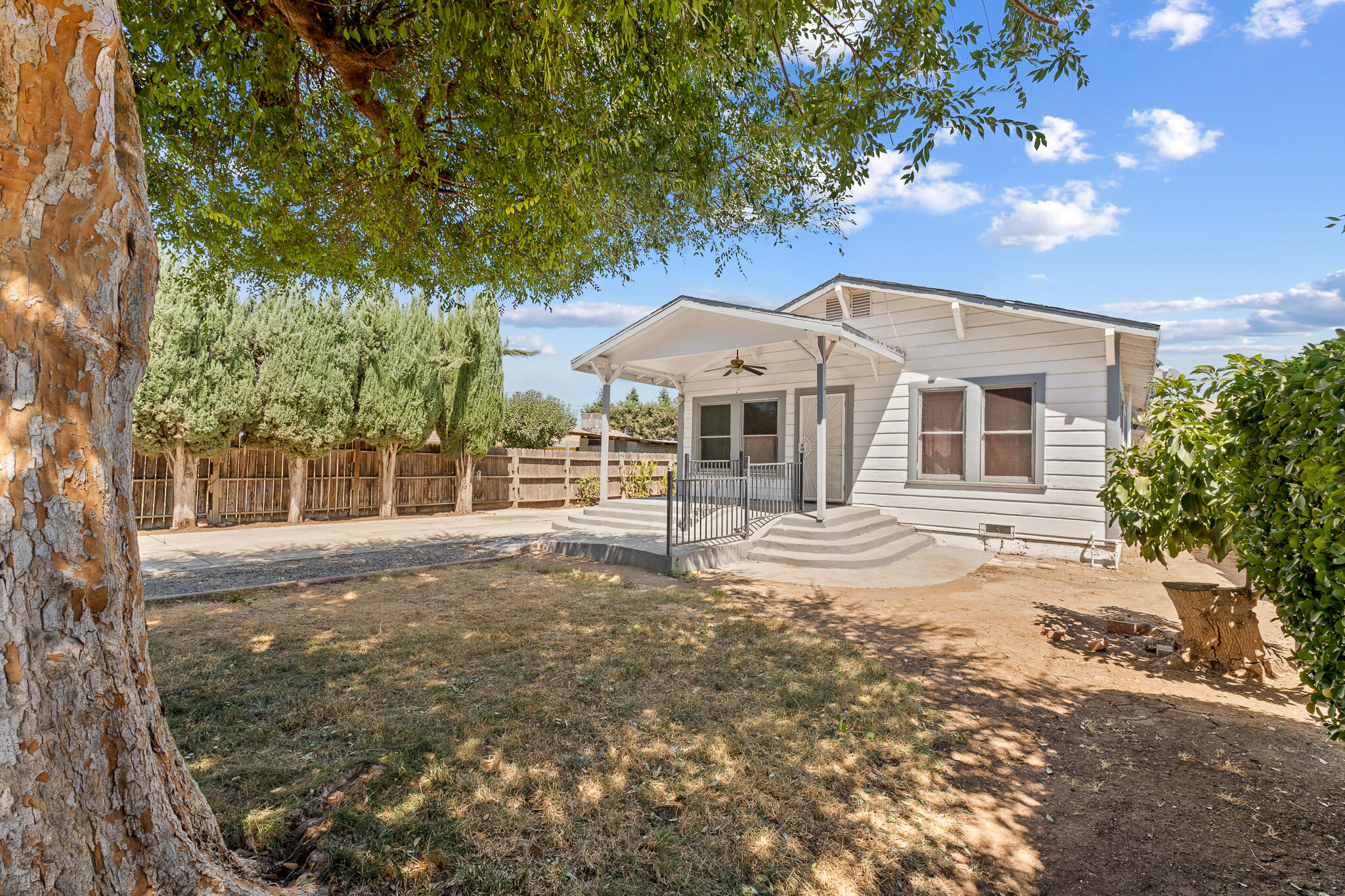 15630 Seville Ave, Visalia, CA 93292