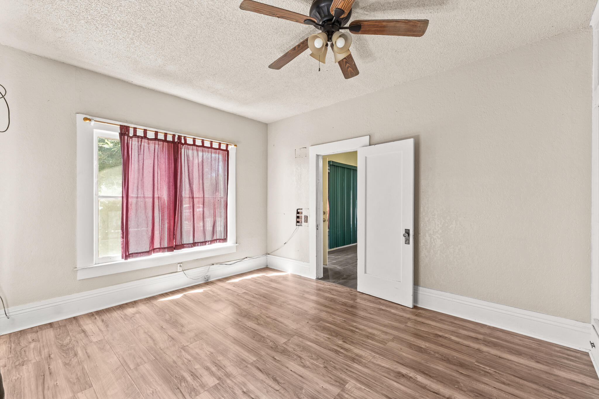 15630 Seville Ave, Visalia, CA 93292