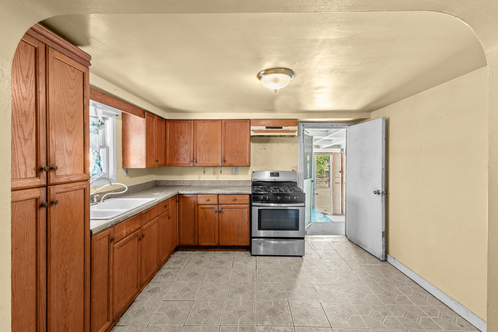 15630 Seville Ave, Visalia, CA 93292