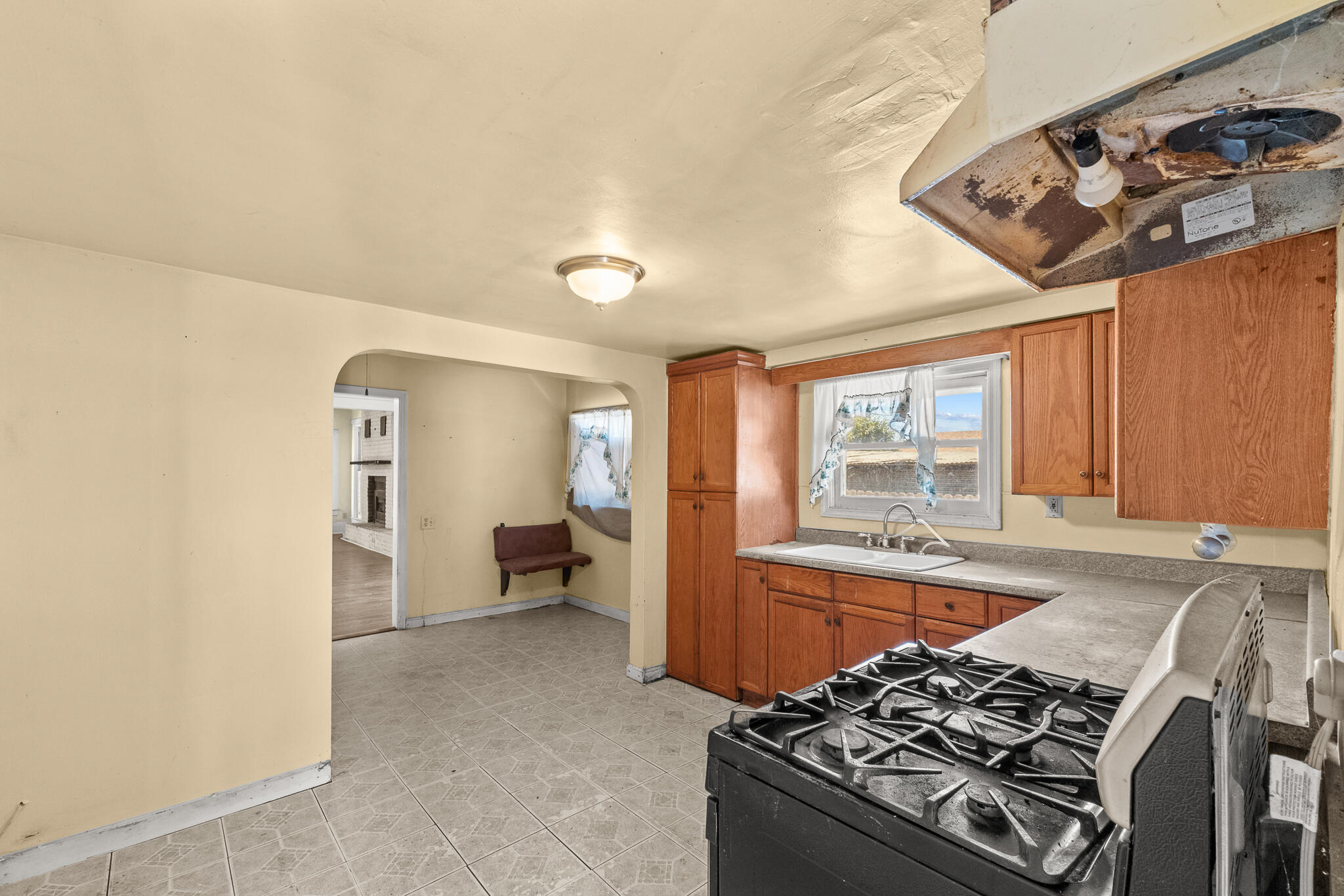 15630 Seville Ave, Visalia, CA 93292