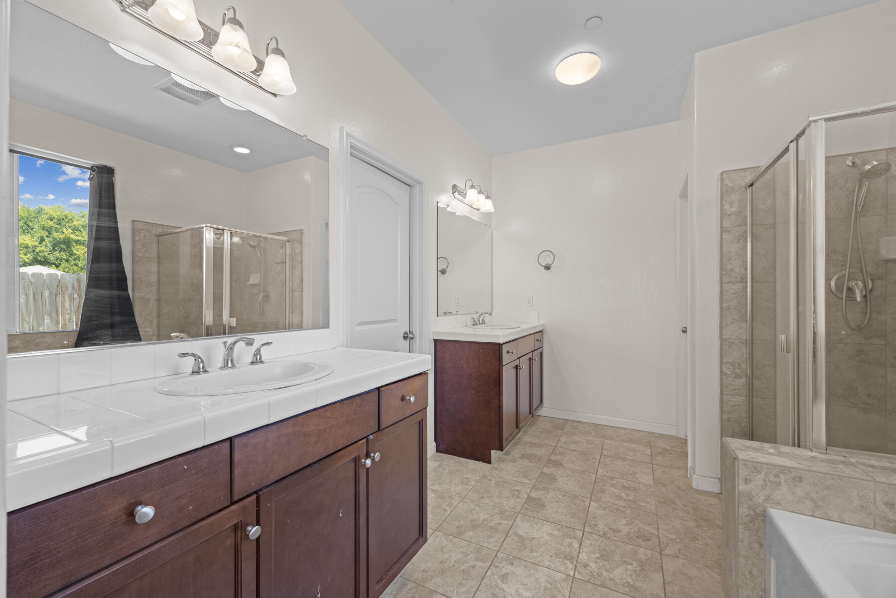 3102 SE La Vida Ct, Visalia, CA 93292