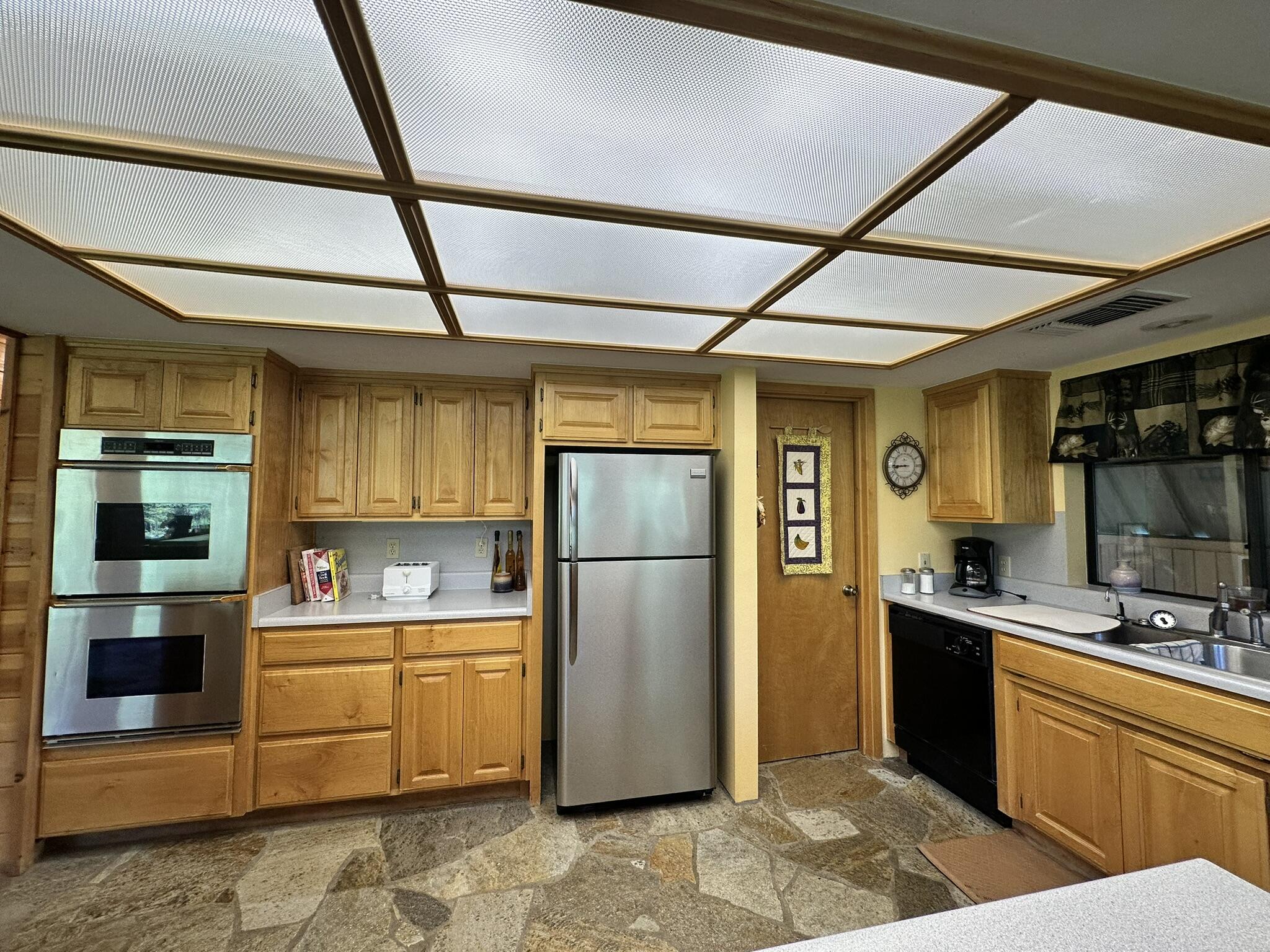 57784 Fawn Dr, Springville, CA 93265