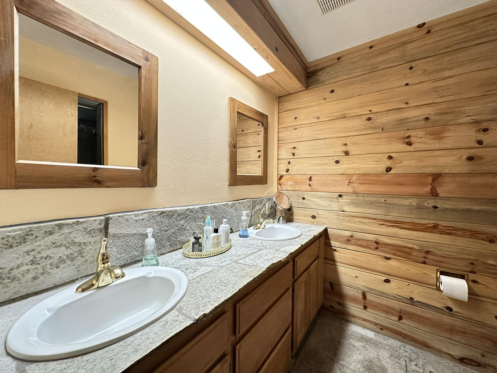 57784 Fawn Dr, Springville, CA 93265