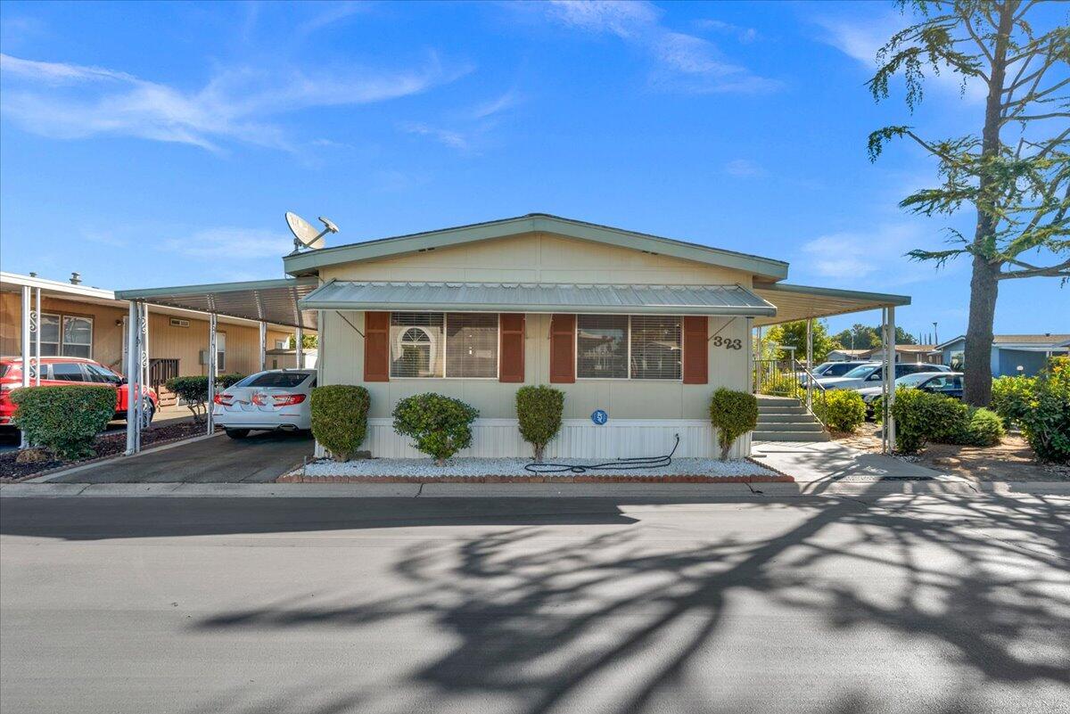 2706 W Ashlan Ave #323, Fresno, CA 93705