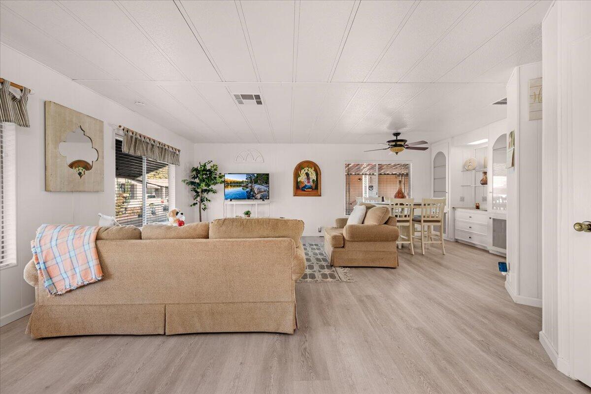 2706 W Ashlan Ave #323, Fresno, CA 93705