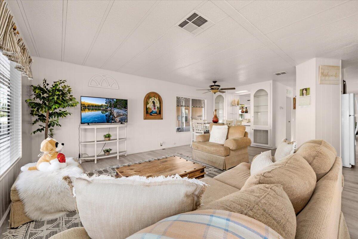 2706 W Ashlan Ave #323, Fresno, CA 93705