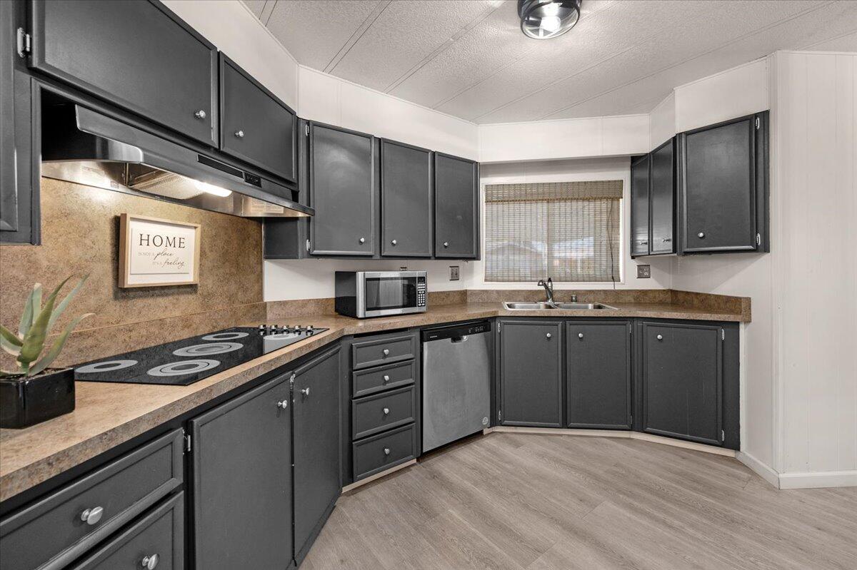 2706 W Ashlan Ave #323, Fresno, CA 93705