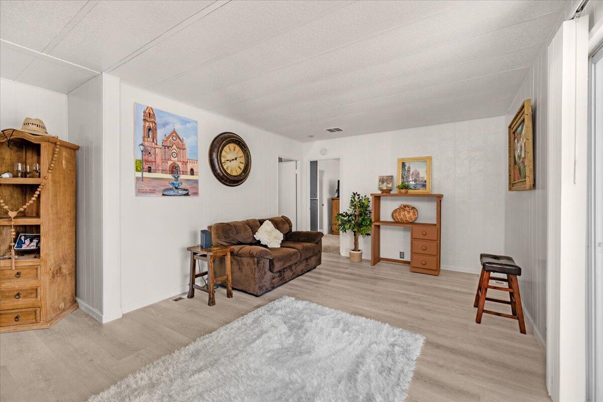 2706 W Ashlan Ave #323, Fresno, CA 93705