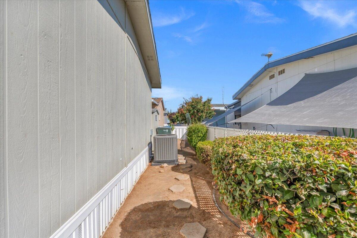 2706 W Ashlan Ave #323, Fresno, CA 93705