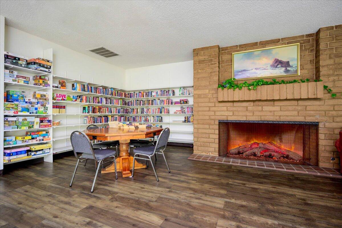 2706 W Ashlan Ave #323, Fresno, CA 93705