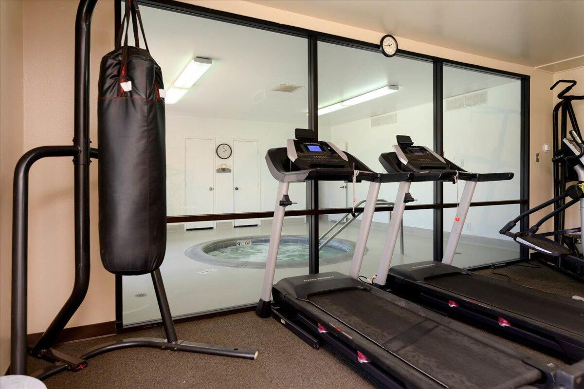 2706 W Ashlan Ave #323, Fresno, CA 93705