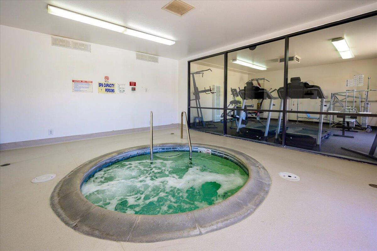 2706 W Ashlan Ave #323, Fresno, CA 93705