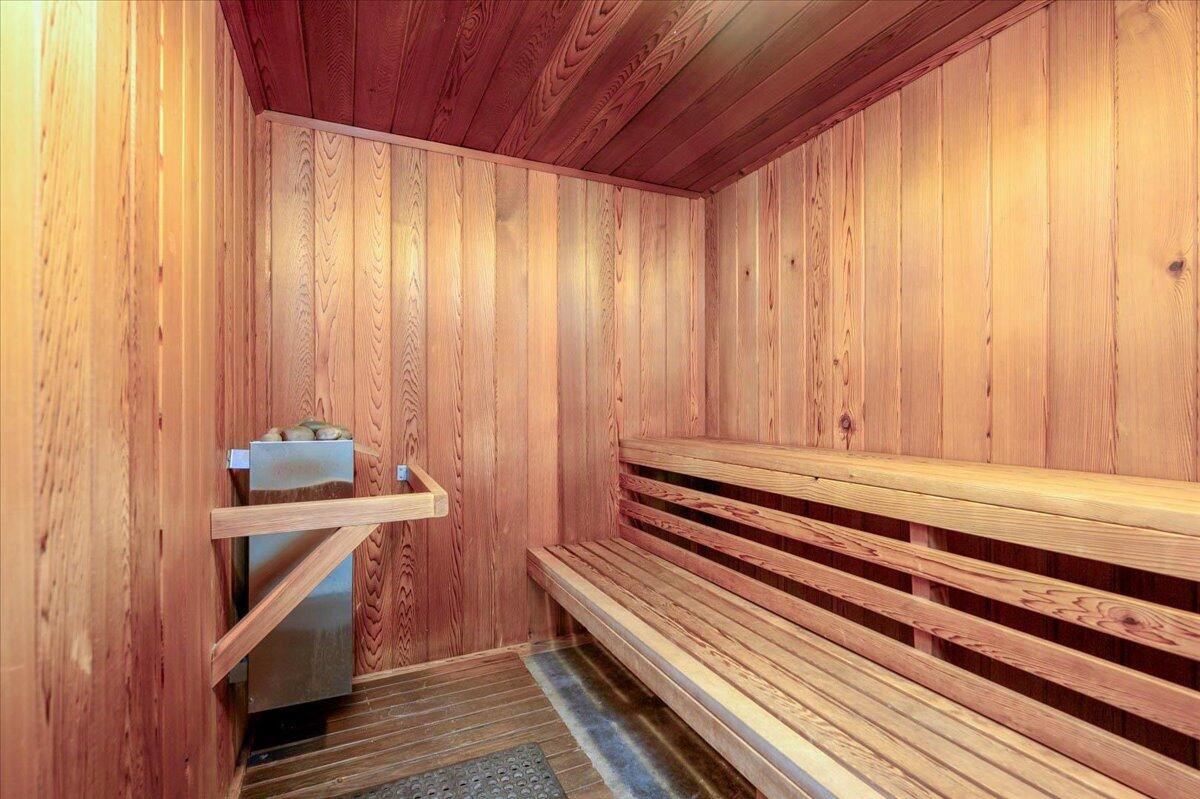 2706 W Ashlan Ave #323, Fresno, CA 93705