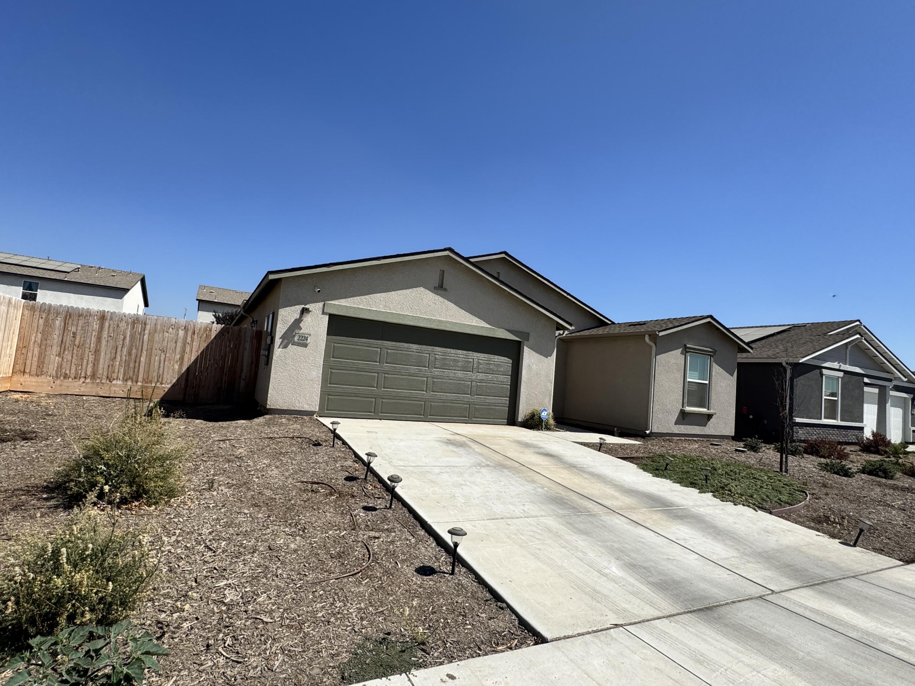 2224 Capistrano Ave, Tulare, CA 93274