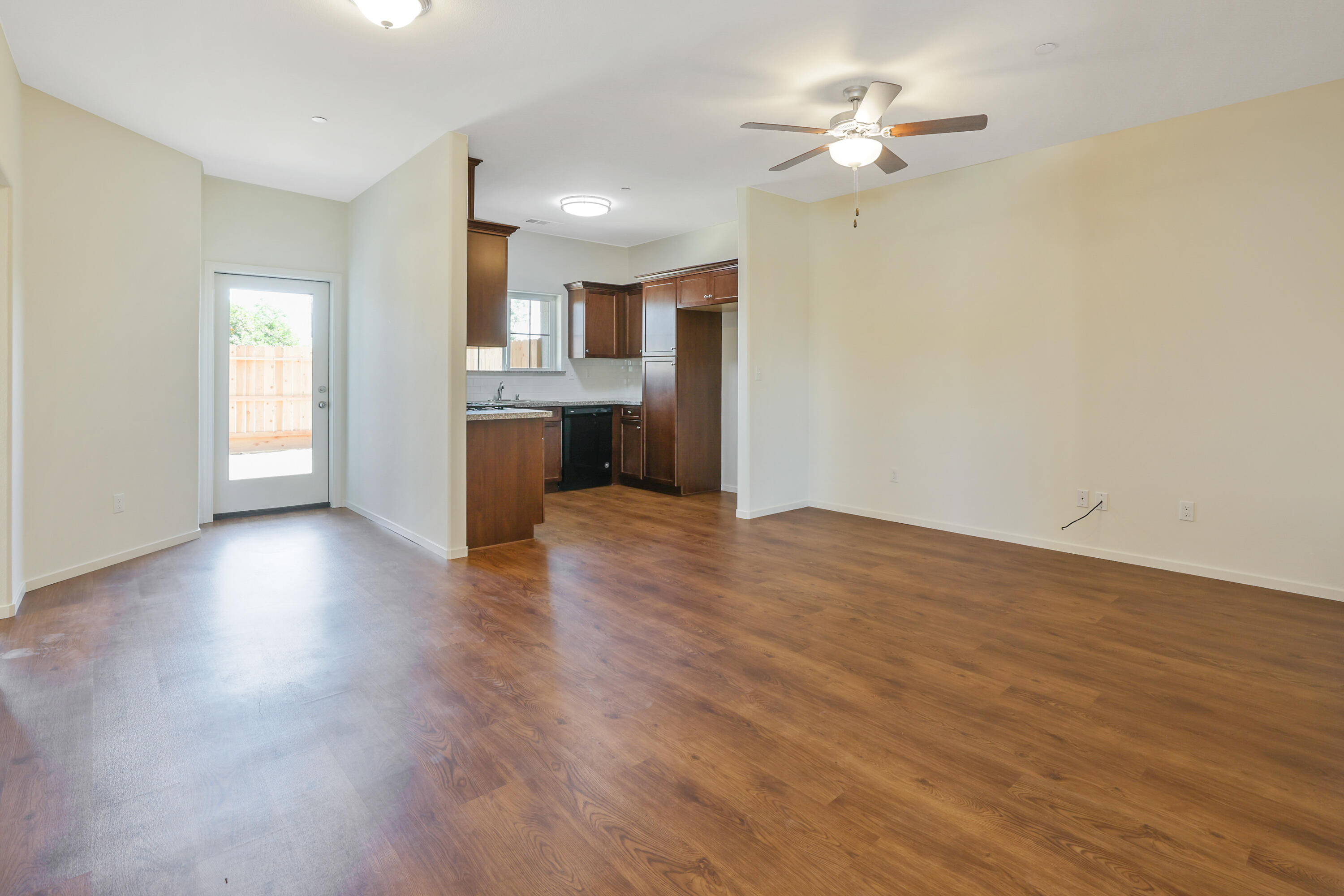 1137 W Putnam Ave, Porterville, CA 93257