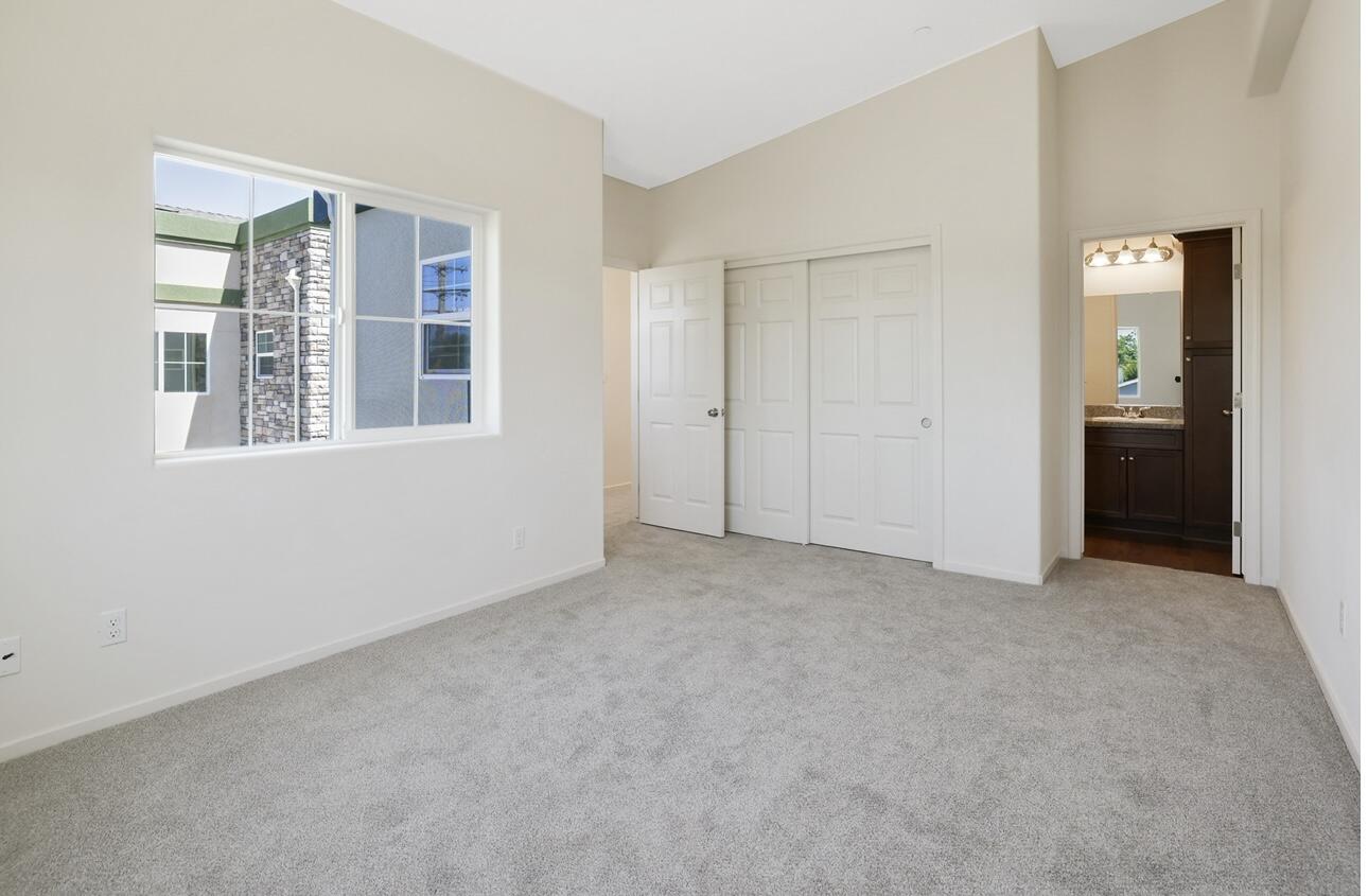 1147 W Putnam Ave, Porterville, CA 93257