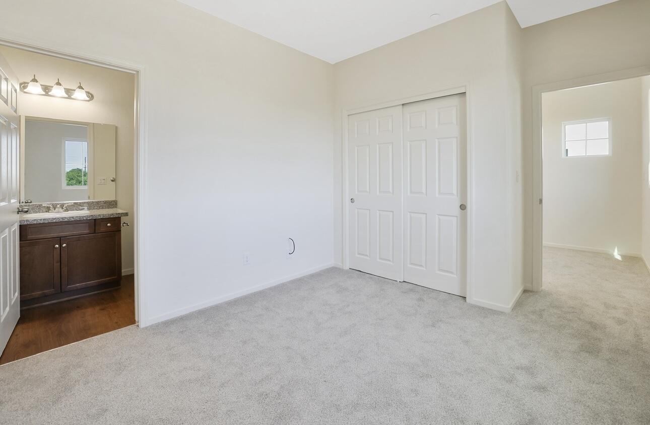 1147 W Putnam Ave, Porterville, CA 93257