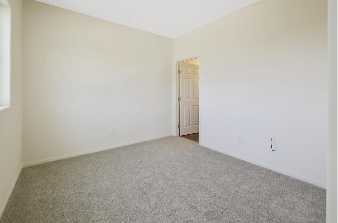 1147 W Putnam Ave, Porterville, CA 93257