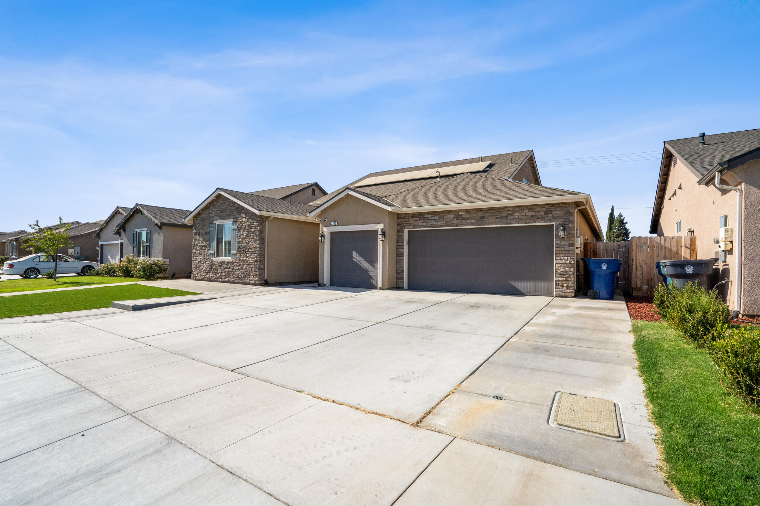 2090 Chancellor Ave, Tulare, CA 93274