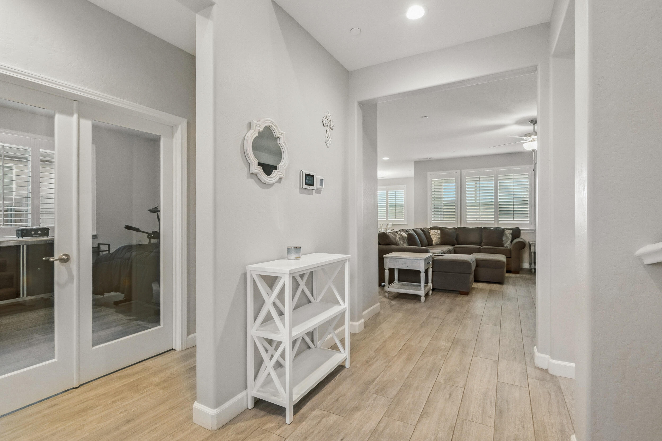 2090 Chancellor Ave, Tulare, CA 93274