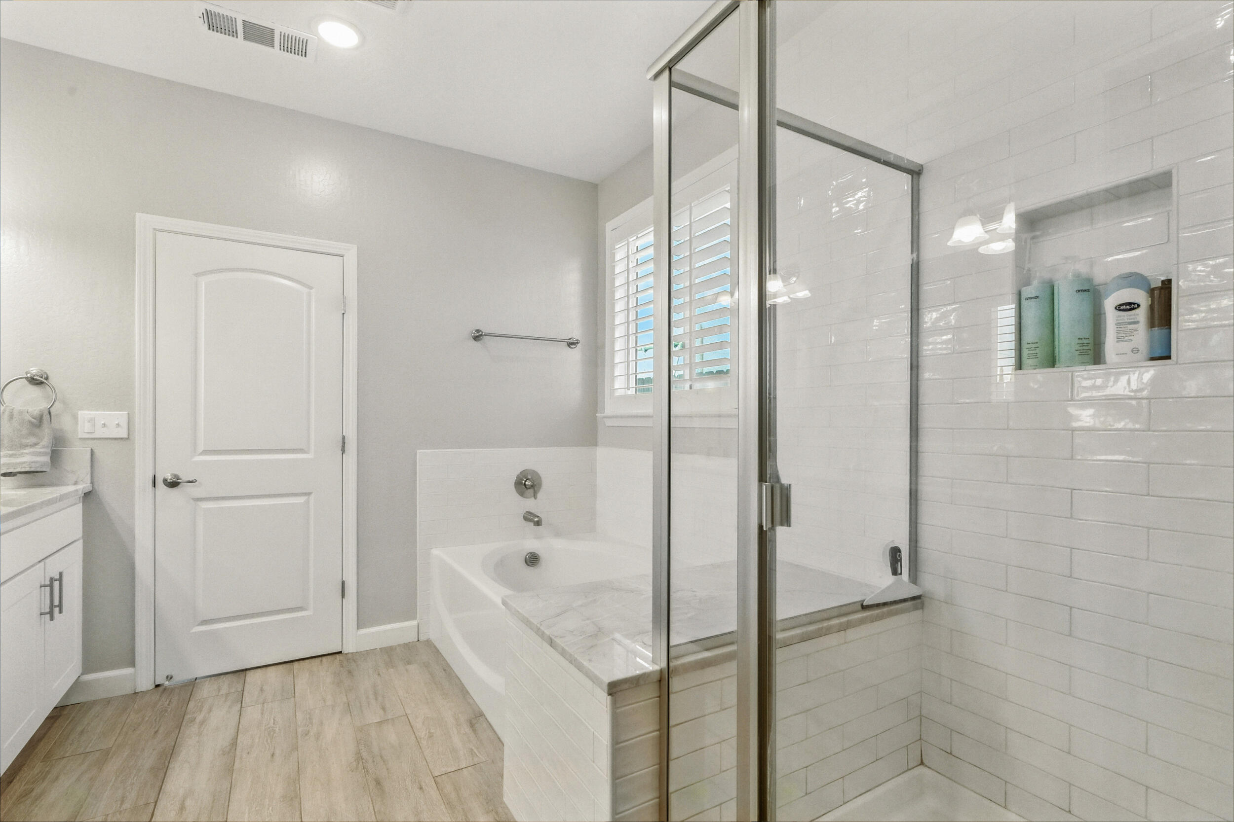 2090 Chancellor Ave, Tulare, CA 93274