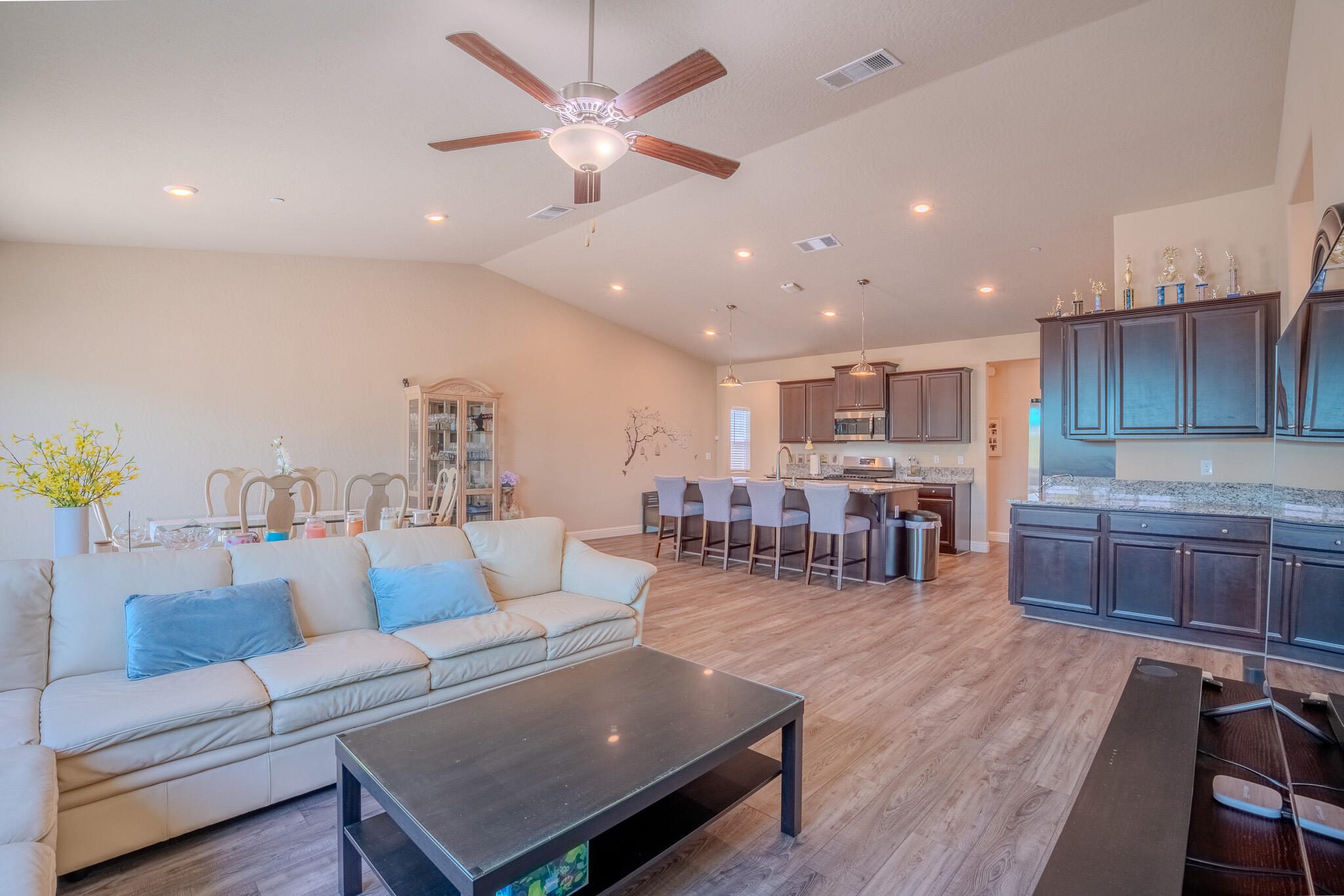 804 S Simon St, Visalia, CA 93292