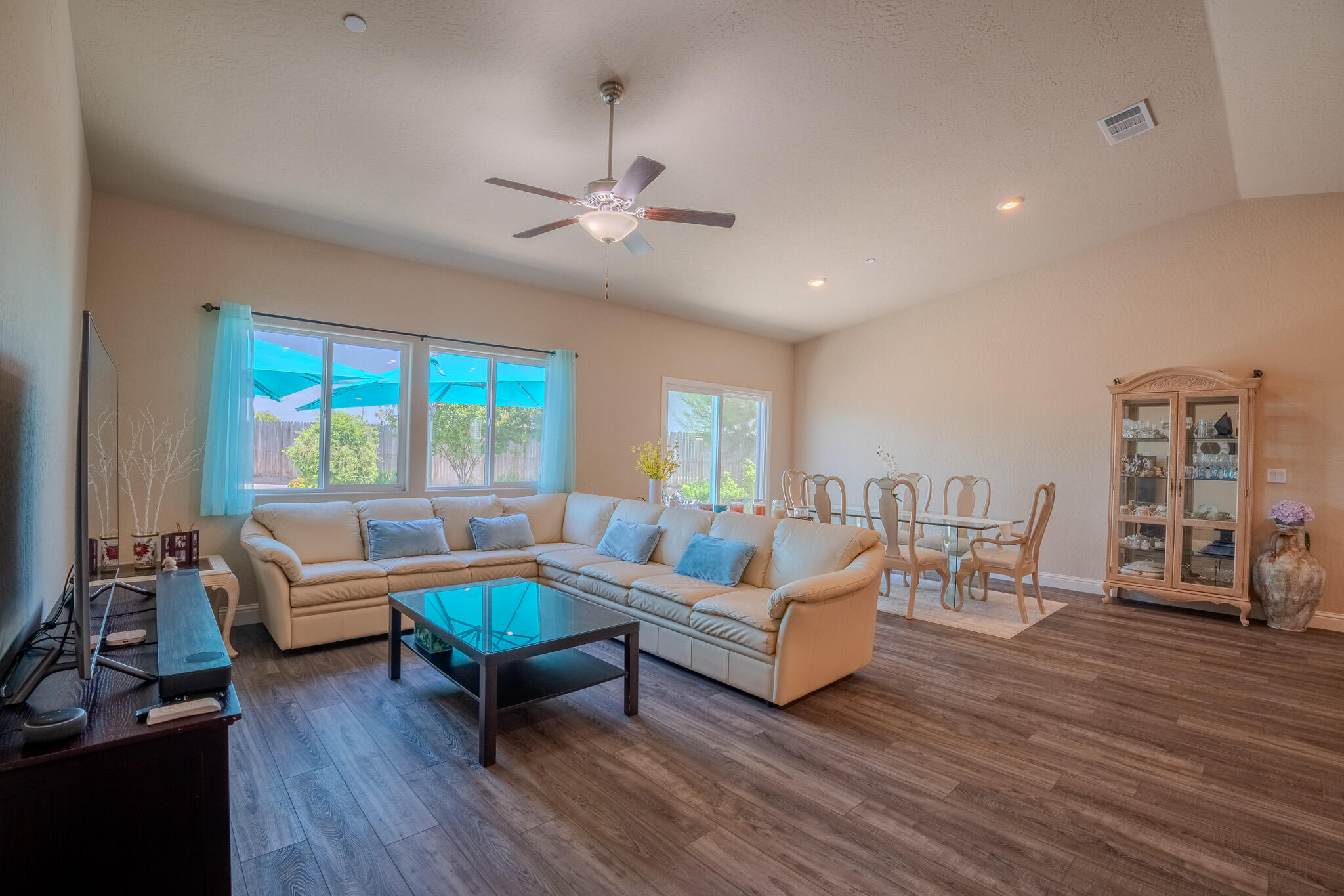 804 S Simon St, Visalia, CA 93292