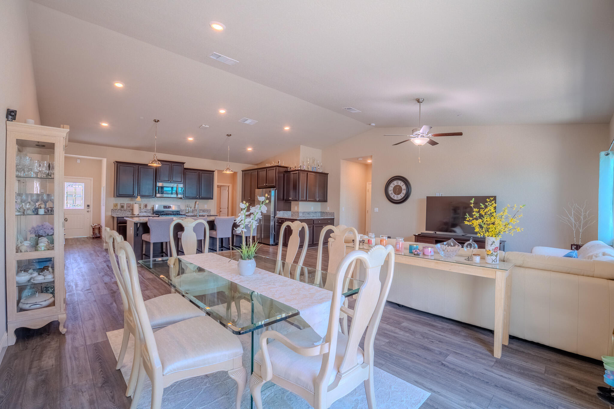 804 S Simon St, Visalia, CA 93292