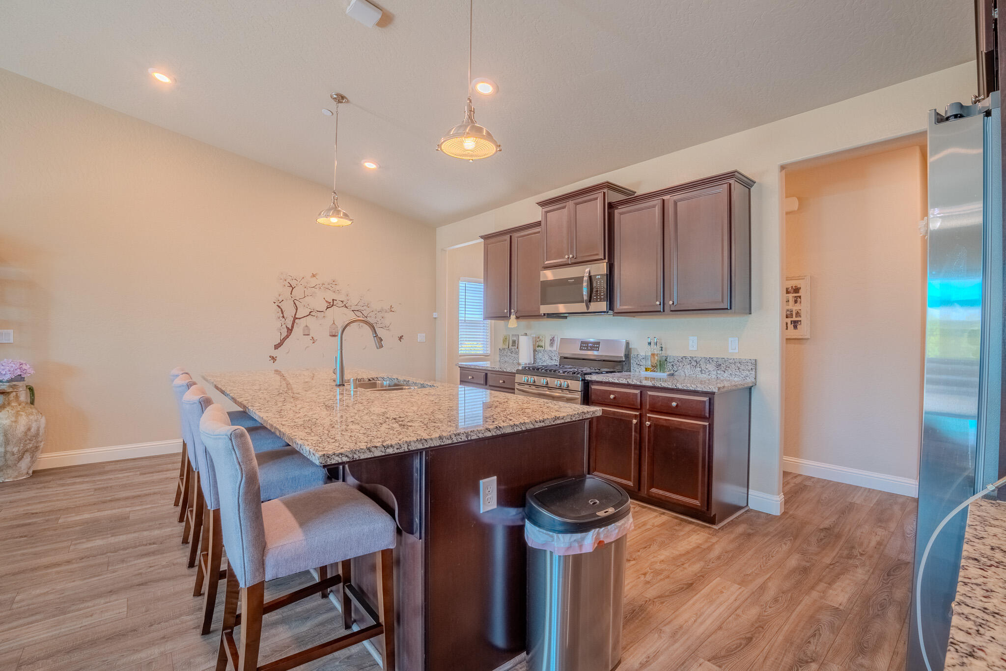 804 S Simon St, Visalia, CA 93292