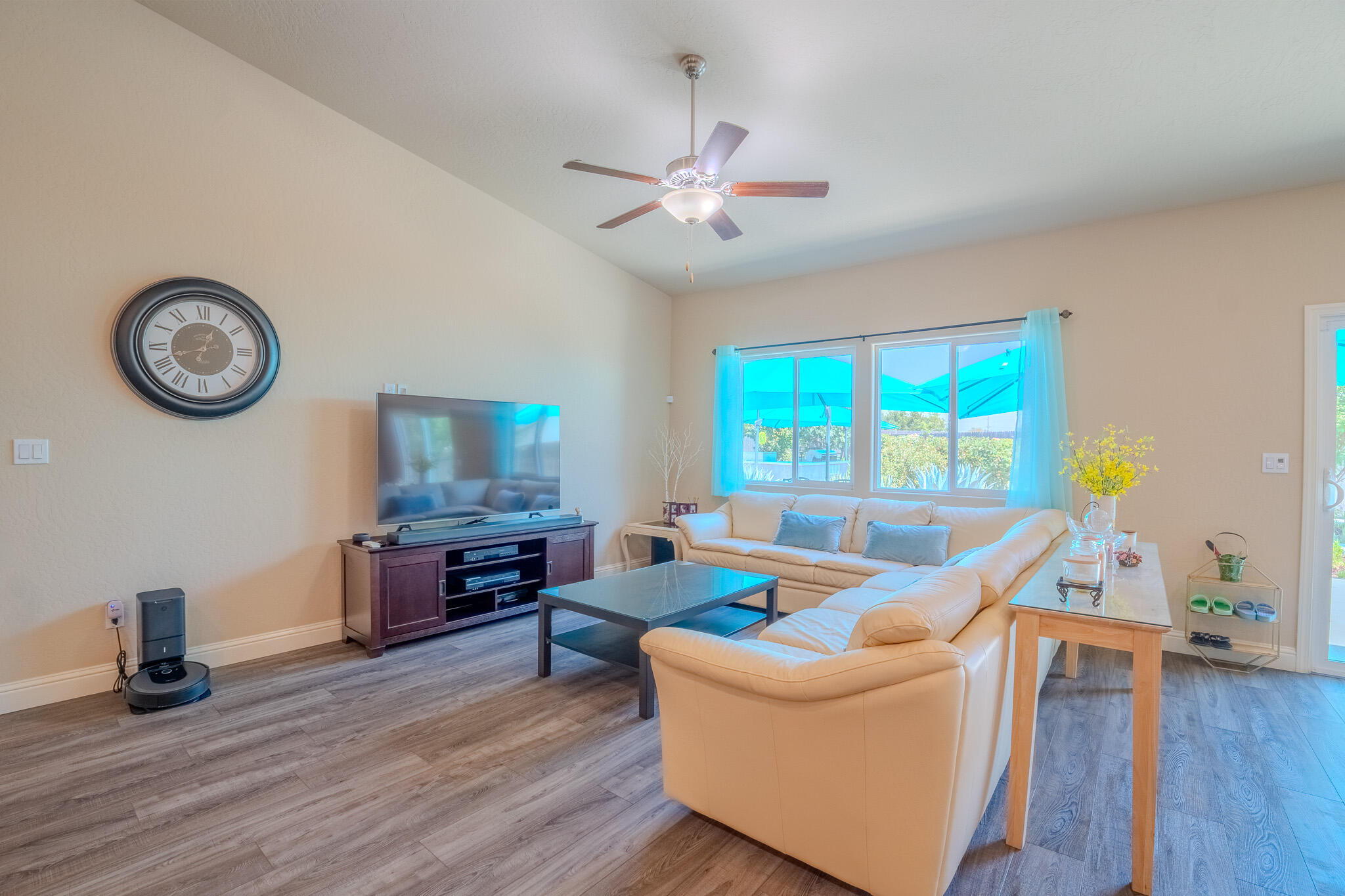 804 S Simon St, Visalia, CA 93292