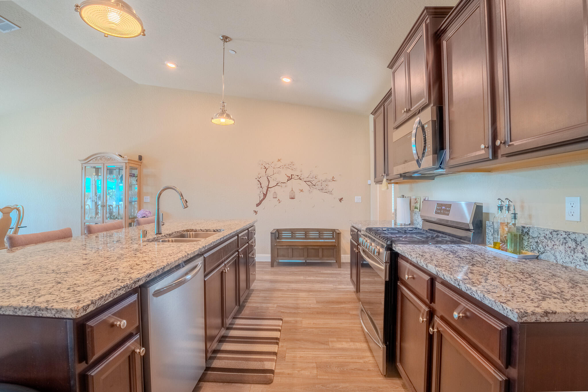 804 S Simon St, Visalia, CA 93292