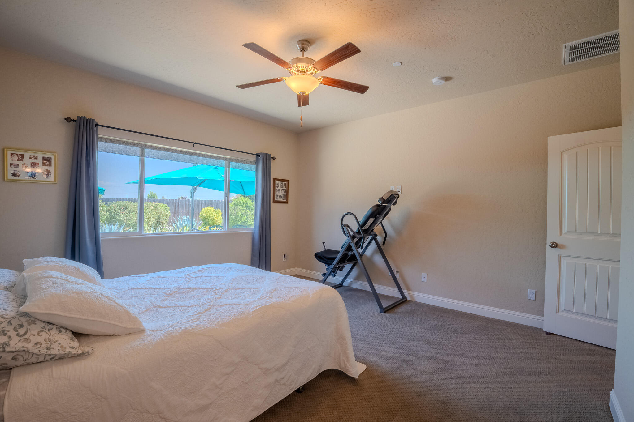 804 S Simon St, Visalia, CA 93292