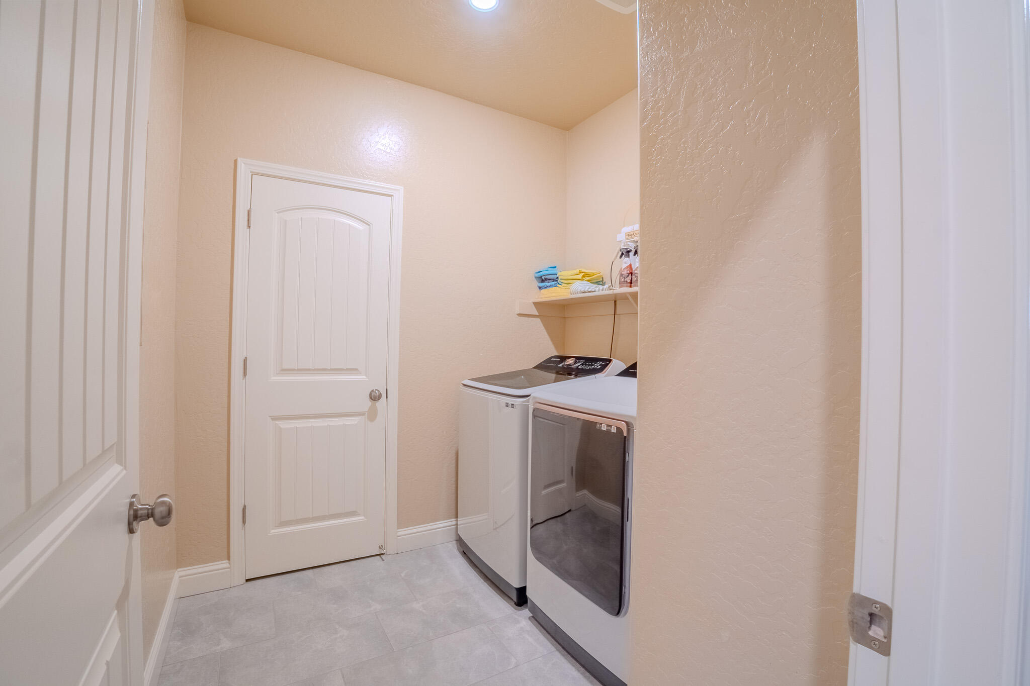 804 S Simon St, Visalia, CA 93292