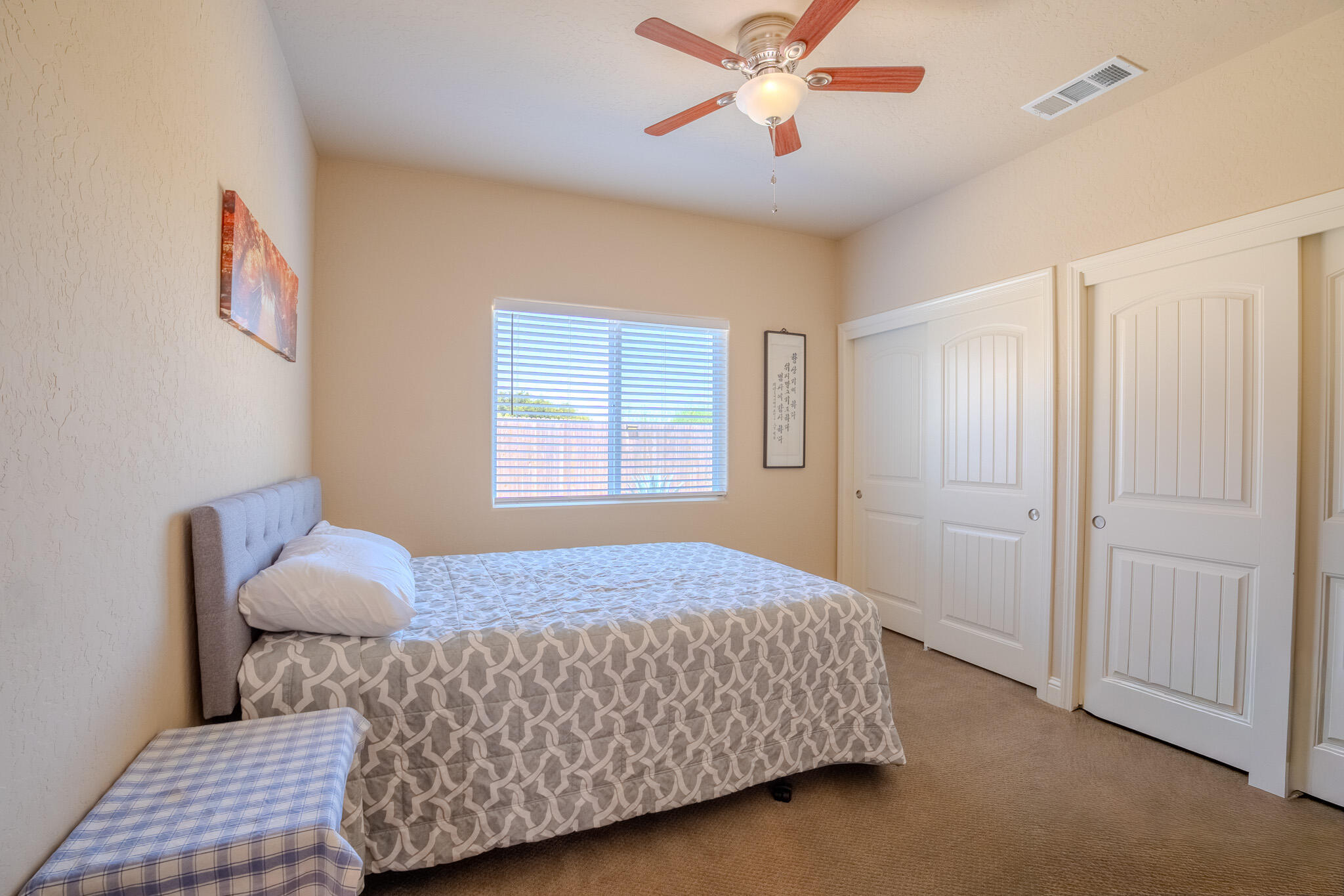 804 S Simon St, Visalia, CA 93292