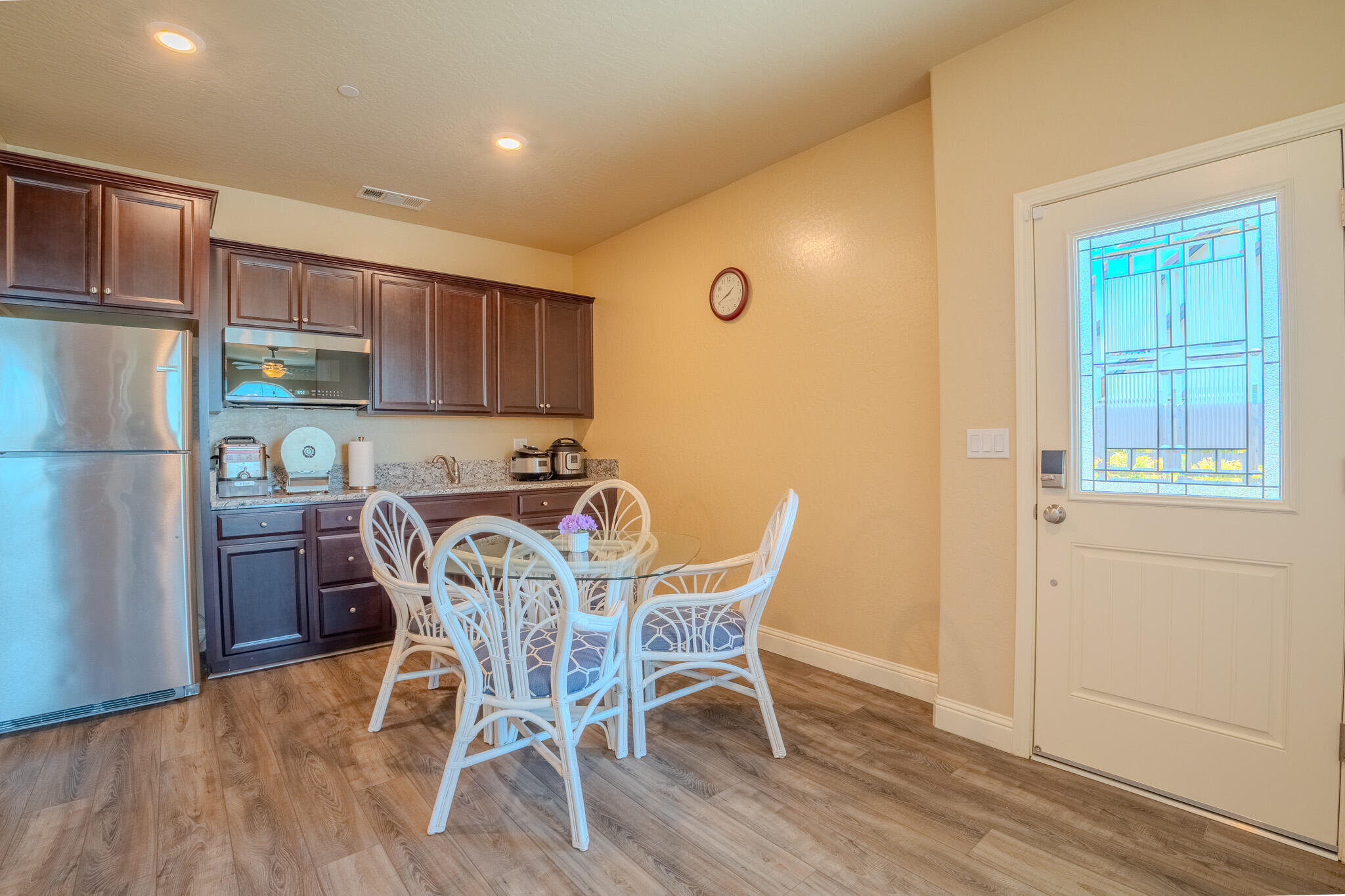 804 S Simon St, Visalia, CA 93292