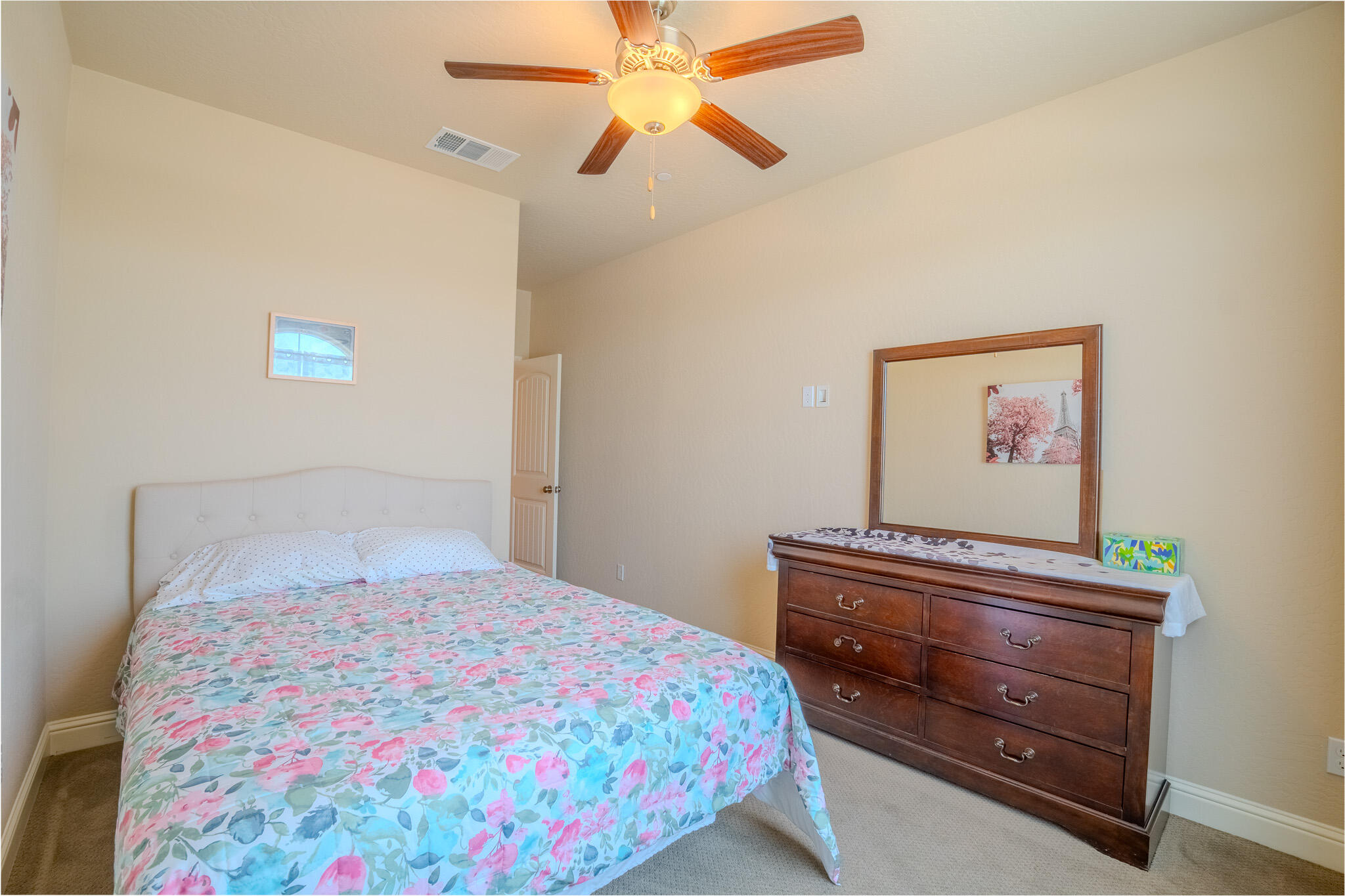 804 S Simon St, Visalia, CA 93292