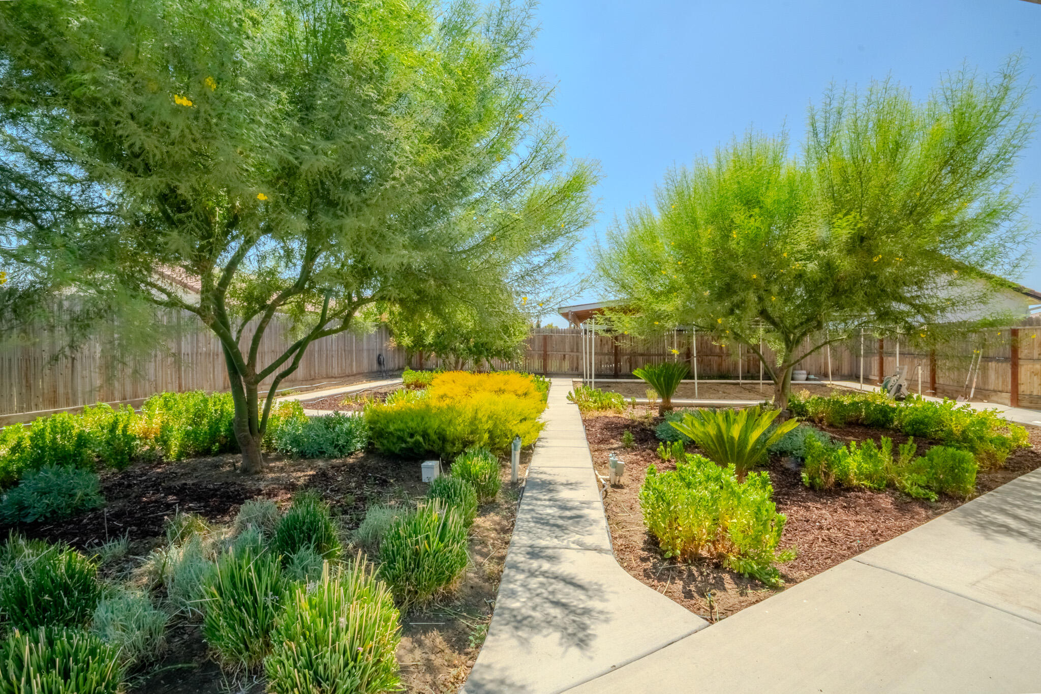 804 S Simon St, Visalia, CA 93292