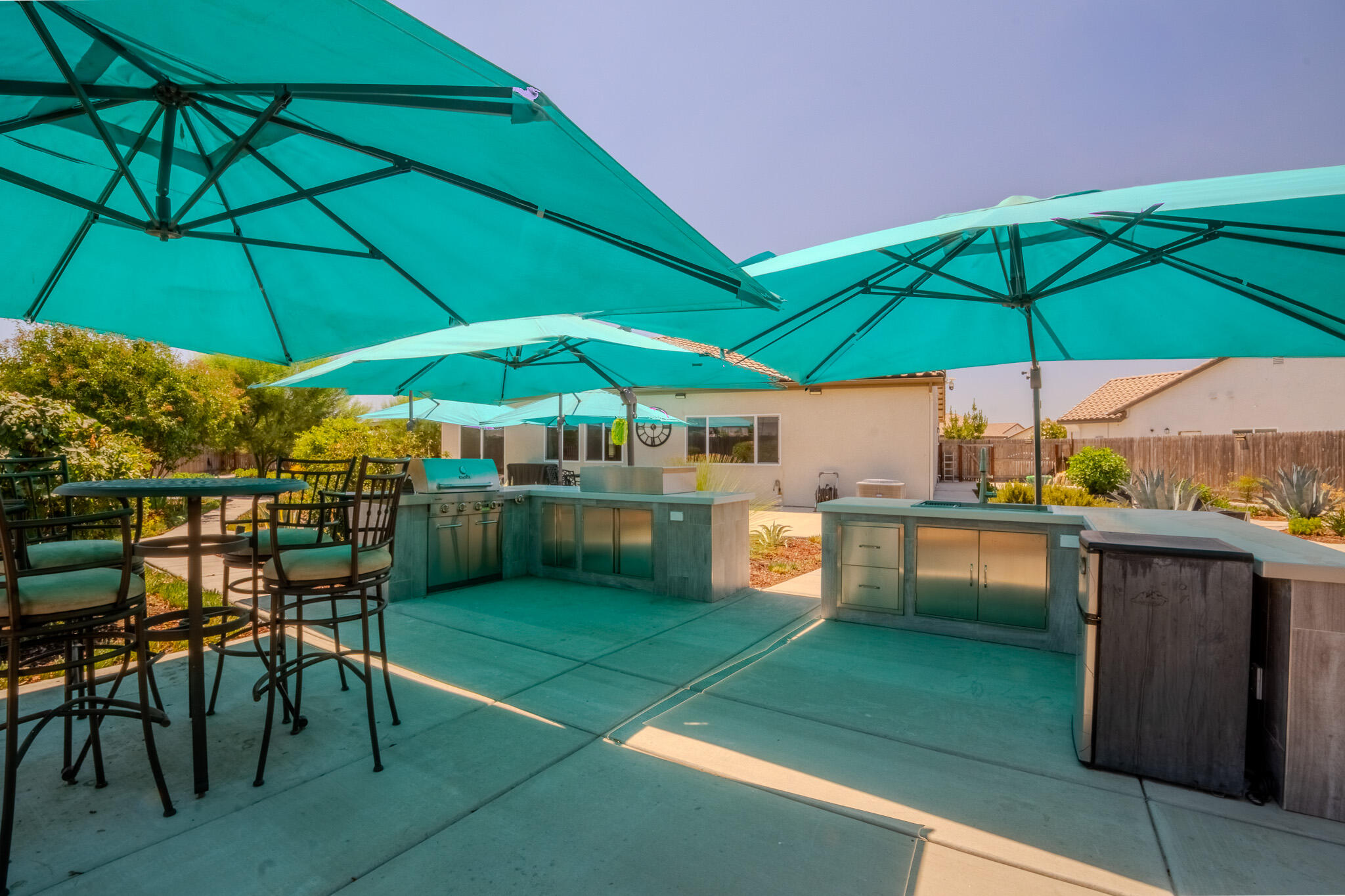 804 S Simon St, Visalia, CA 93292