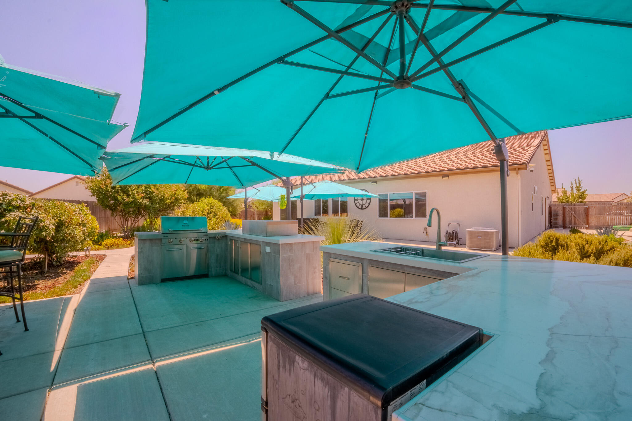 804 S Simon St, Visalia, CA 93292