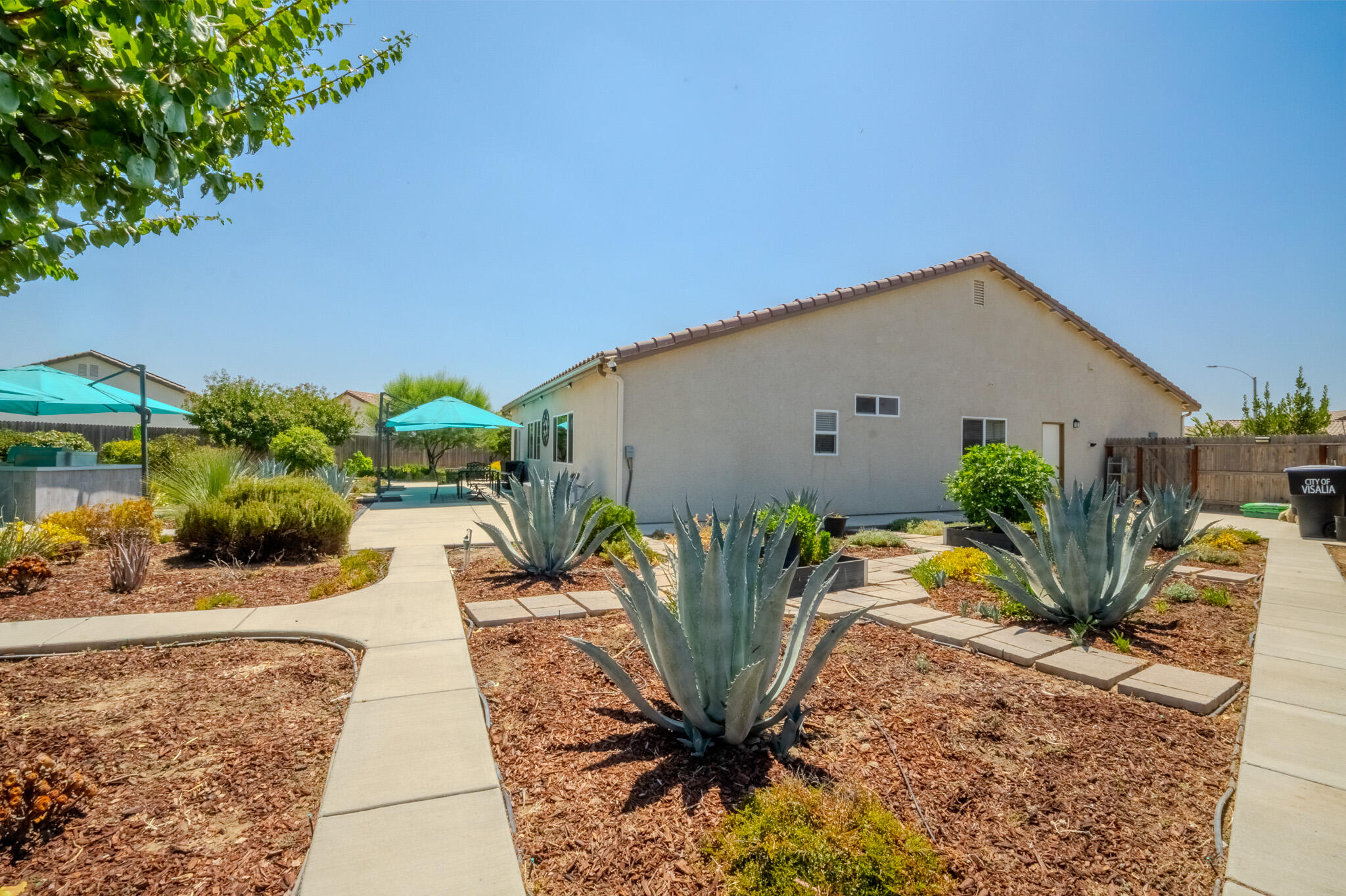 804 S Simon St, Visalia, CA 93292